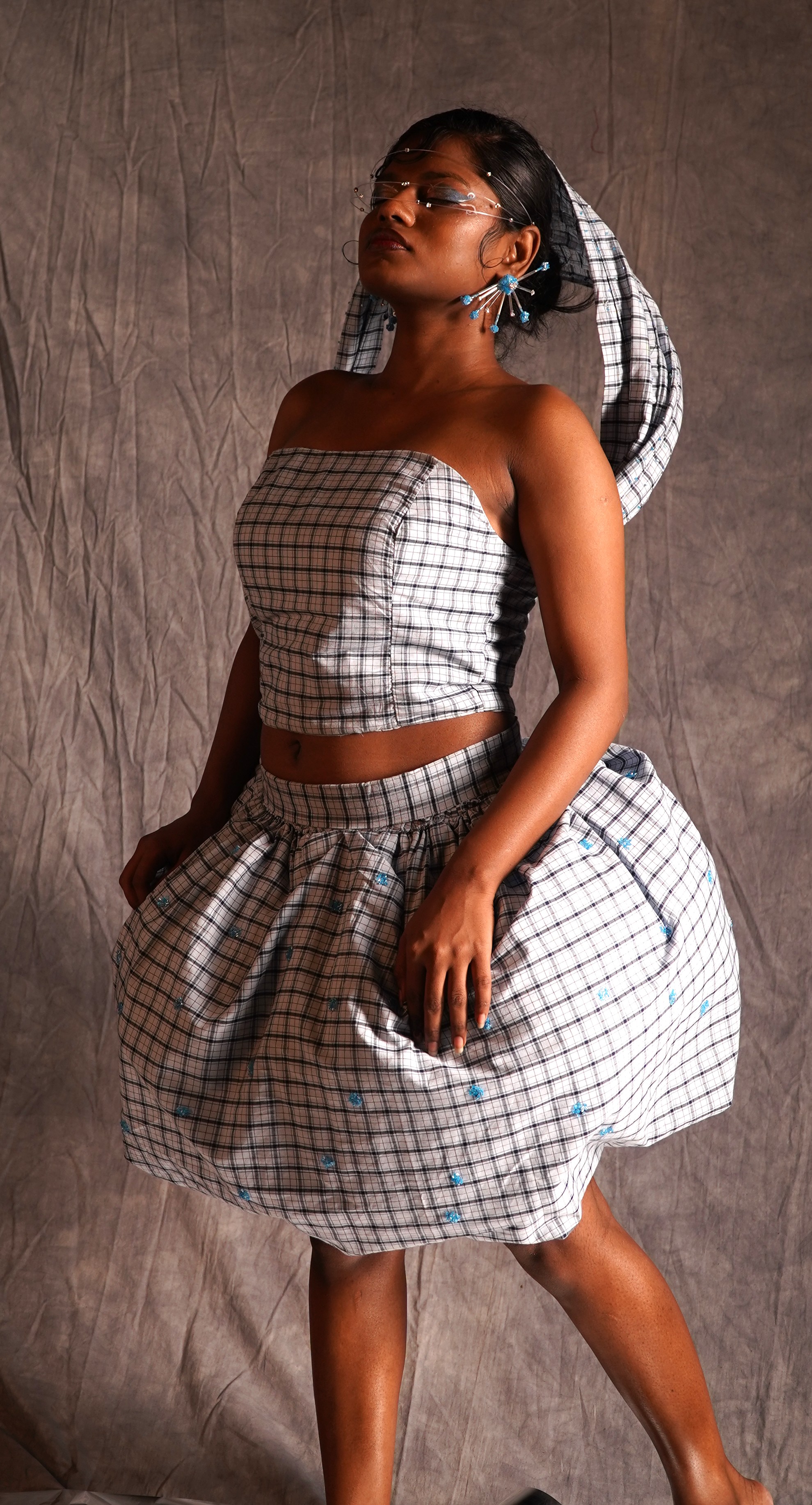 Look VII - Close Pearl Facial Coordinates Detail